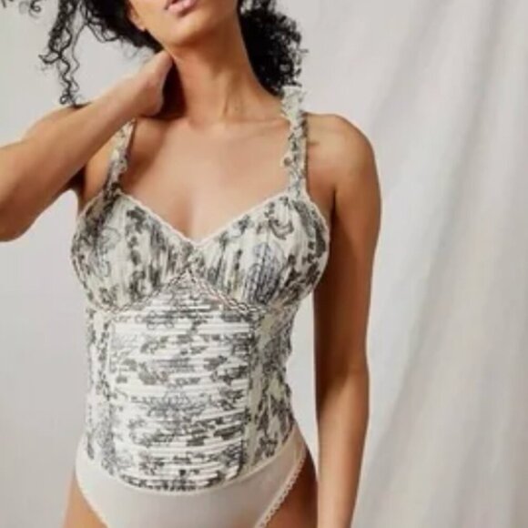 NWT Free People Weekend Plans Floral Bodysuit size XS - Picture 15 of 15